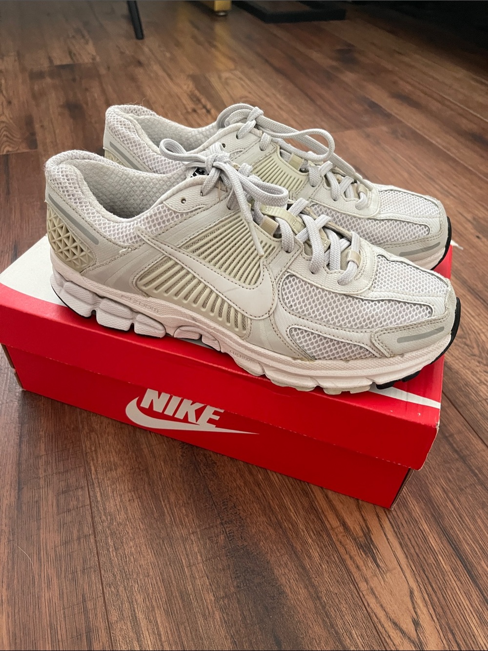 Nike Vomero 5 Light Gray Mesh Athletic Sneakers